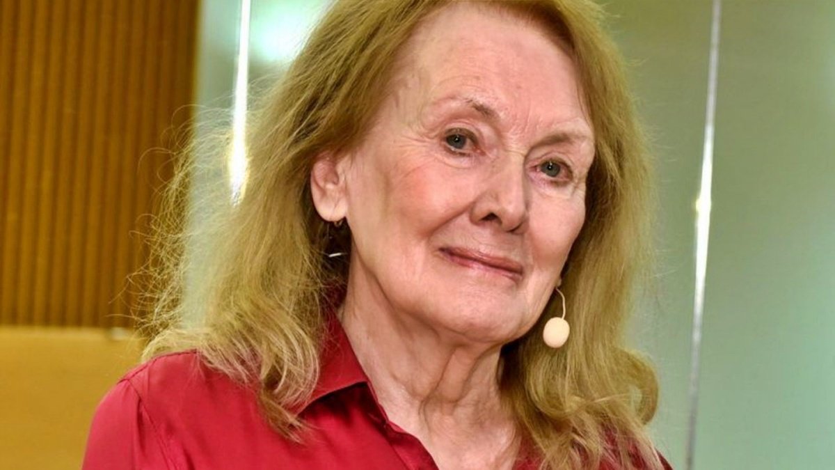 French Writer Annie Enroux Wins Nobel Prize in Literature