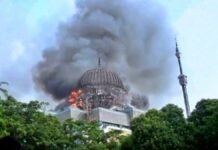 Fierce fire in Jakarta Mosque,