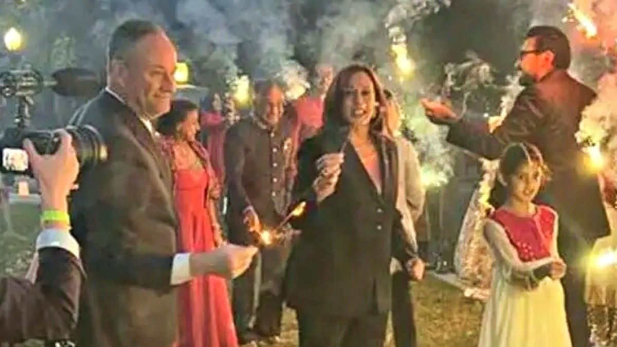 Kamala Harris Celebrates Diwali With Indian-Americans, watch video