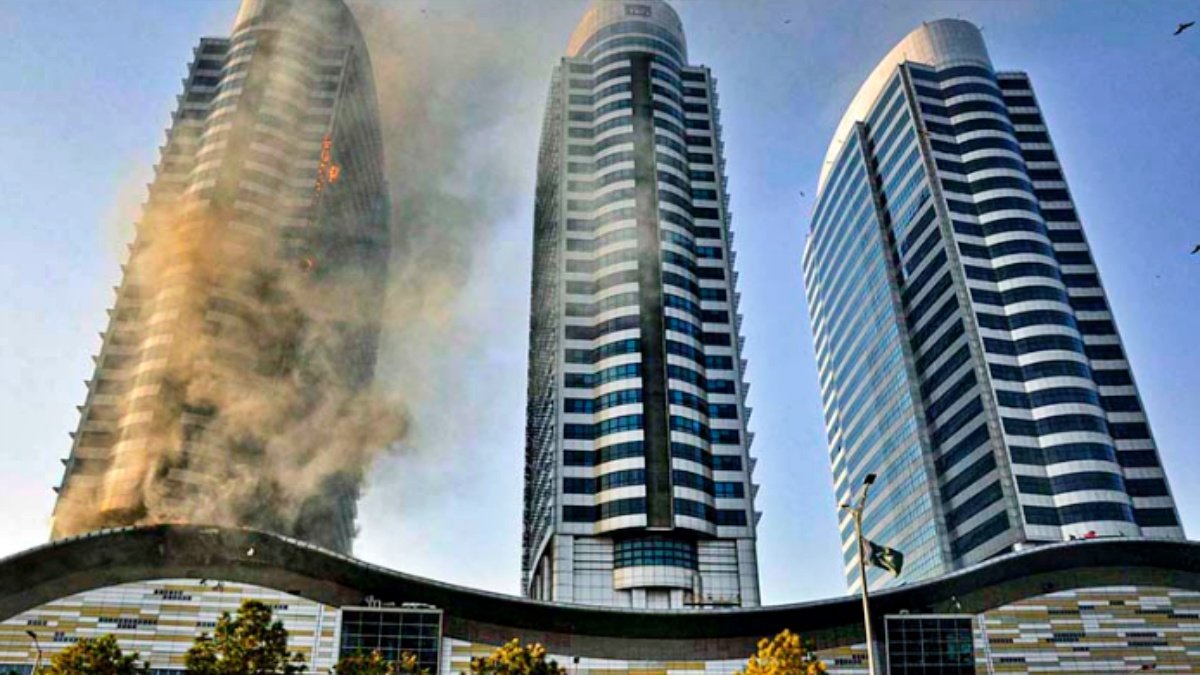 Massive fire broke out in Islamabad’s Centaurus Mall, watch video
