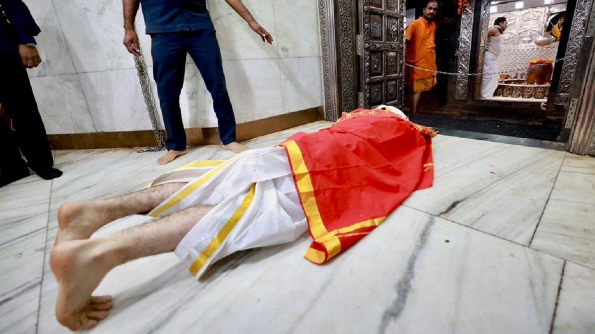 Rahul did prostration in temple of Mahakal, danced with the leaders during the day