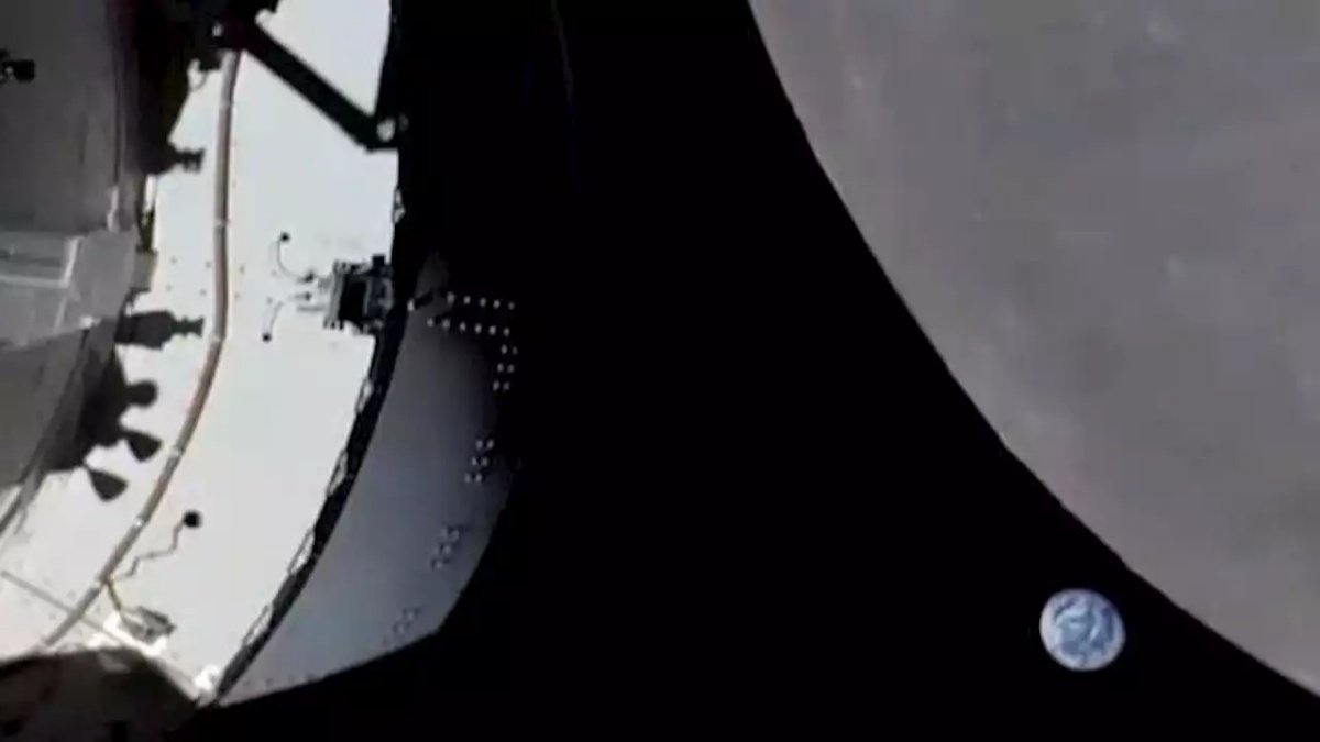 Rising and setting of Earth from Moon’s surface