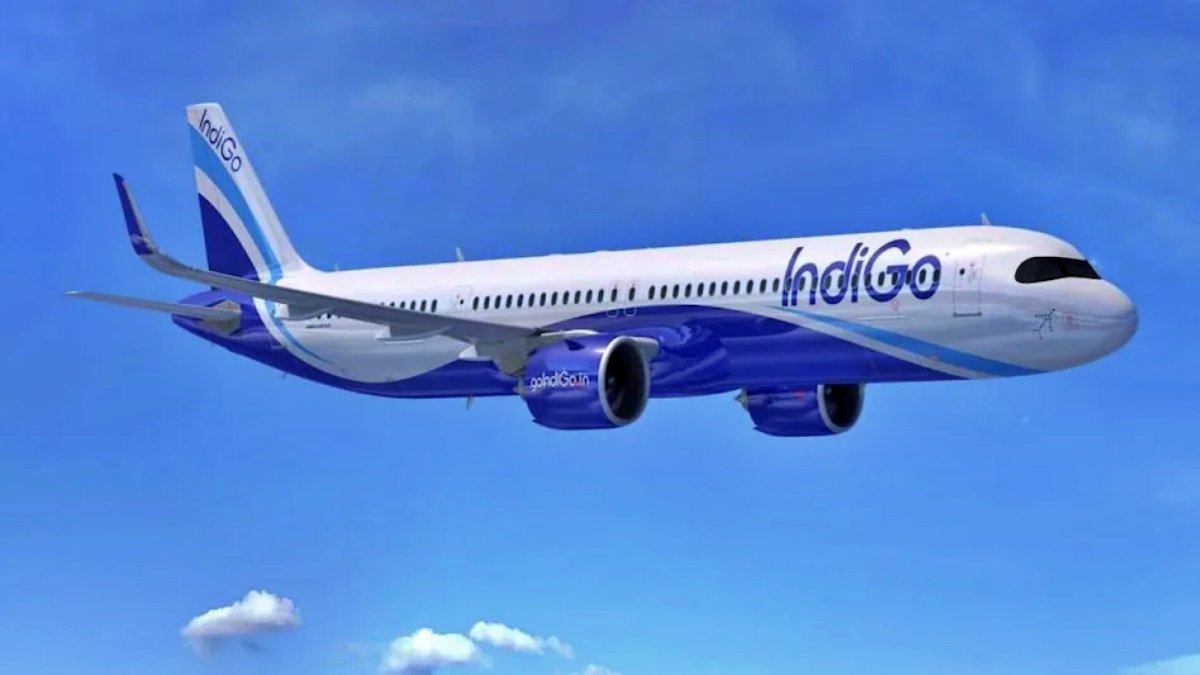 Chaos in the Skies: Passengers Faint as AC Fails on Indigo Flight from Delhi to Varanasi