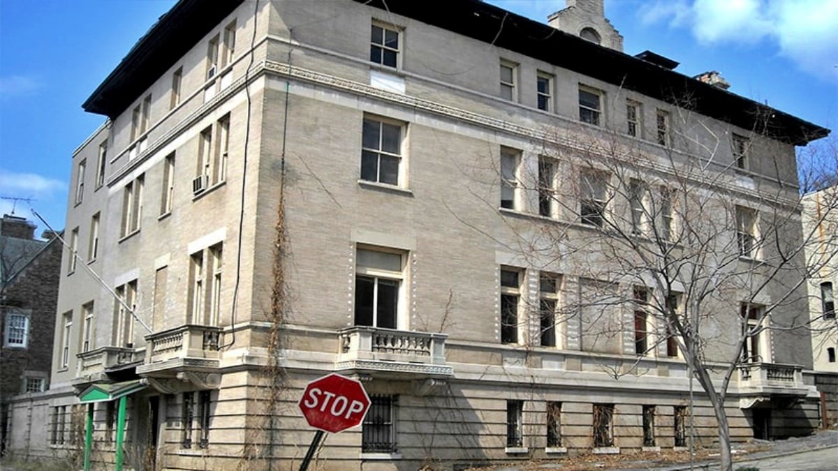 Pakistan forced to sell embassy building in America, advertisement published in newspapers