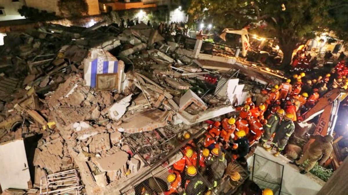 Building collapse in Lucknow, 5 people trapped in debris, 3 have died, rescue continues