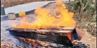 Dead bodies are burnt on the streets in China