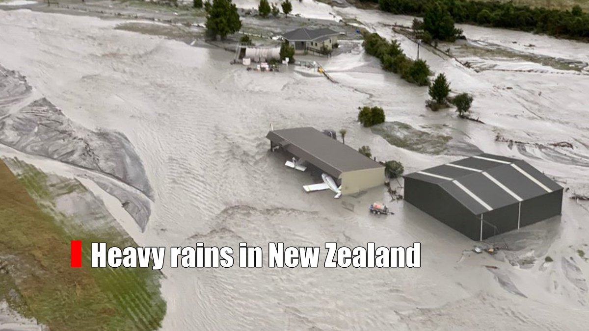 Heavy rains in New Zealand, hundreds of people stranded at airport, 2 dead