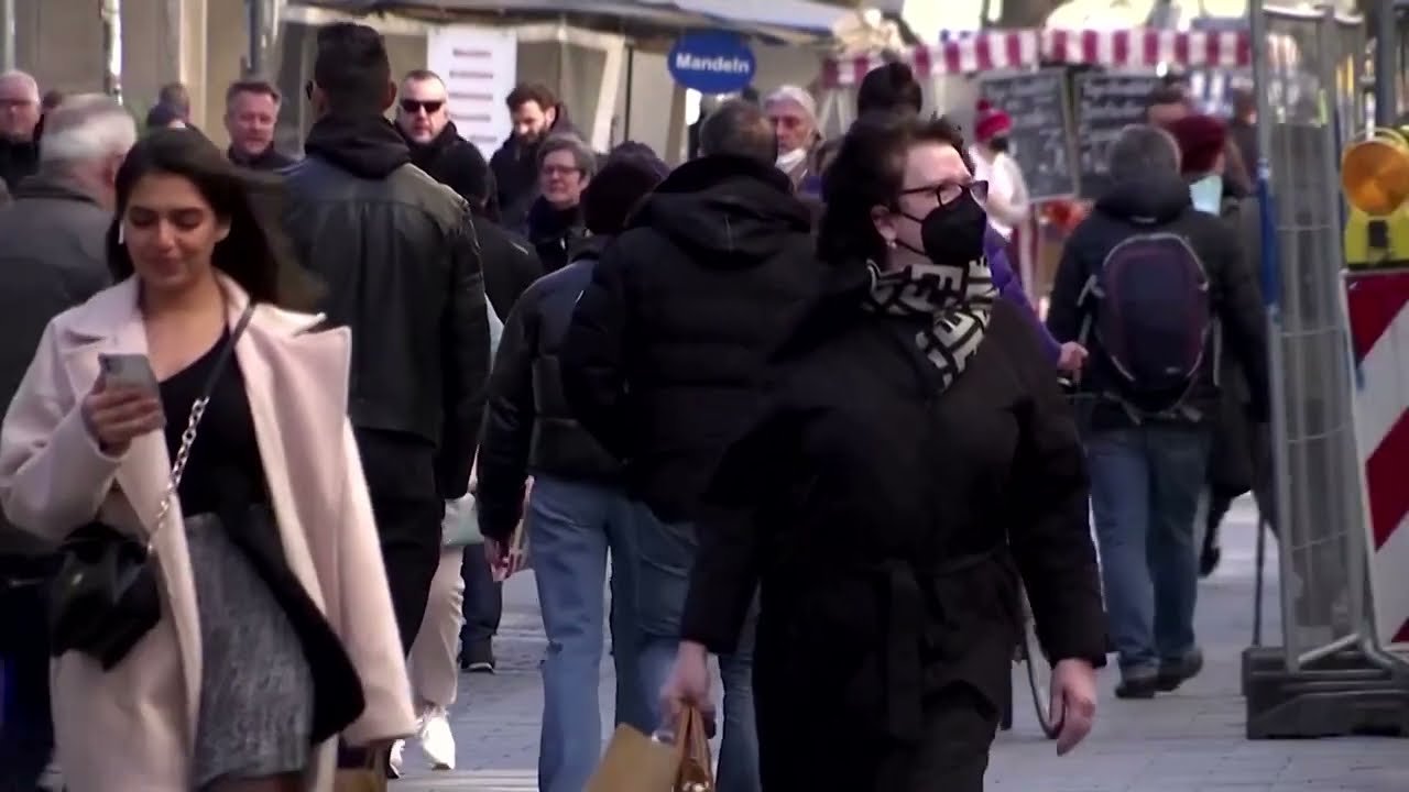 Euro zone sees surprise growth, dodges recession