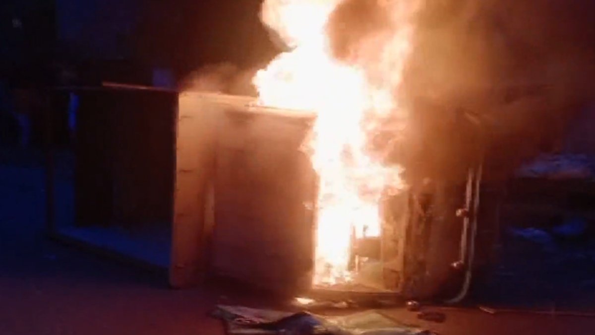 Violence broke out during Ram Navami procession in Howrah, vehicles set on fire