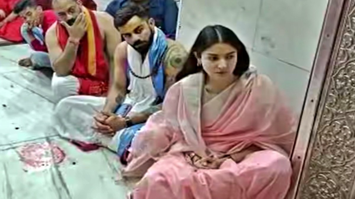 Virat-Anushka reached Ujjain’s Mahakaleshwar temple, attended Bhasma Aarti at 4 am