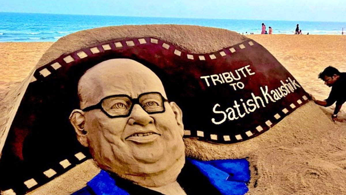 Sand art artist pays tribute to actor-director Satish Kaushik, making statue on Puri beach