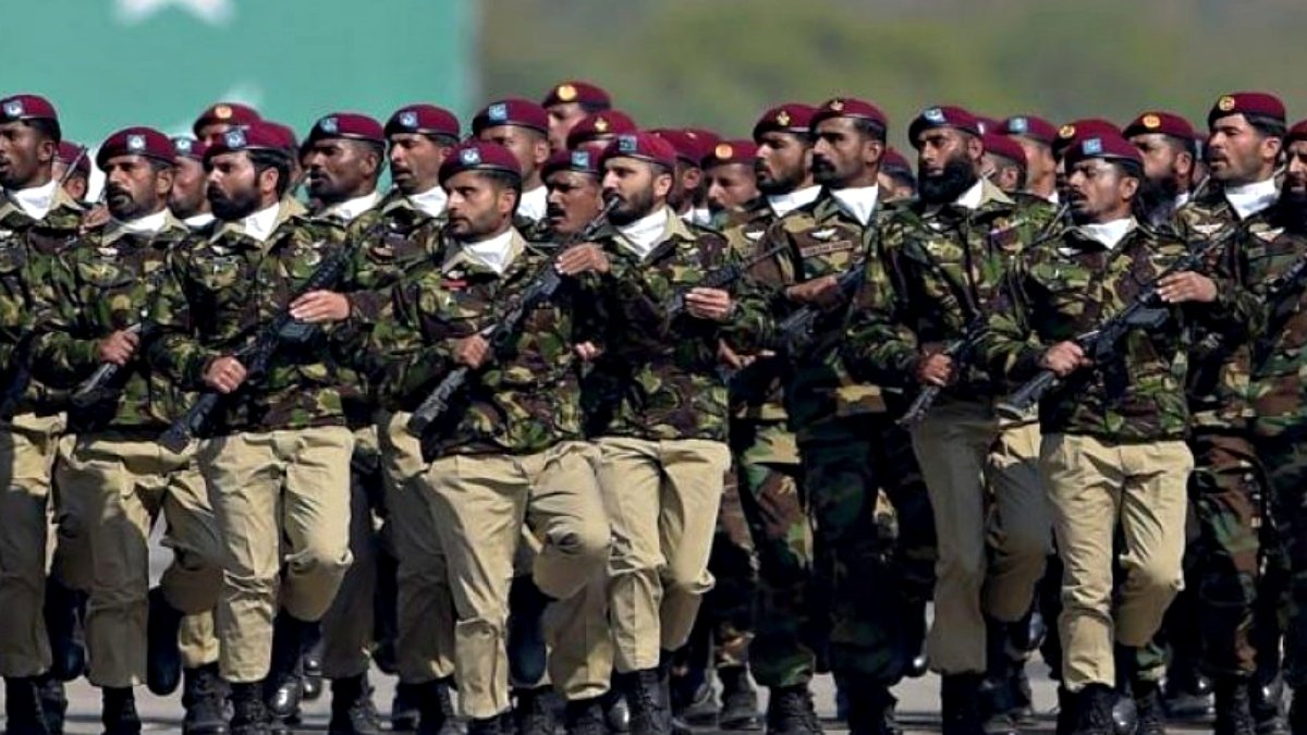 Former PM Abbasi claims, Army will capture power in Pakistan!