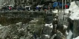 Avalanche near Nathu La mountain pass