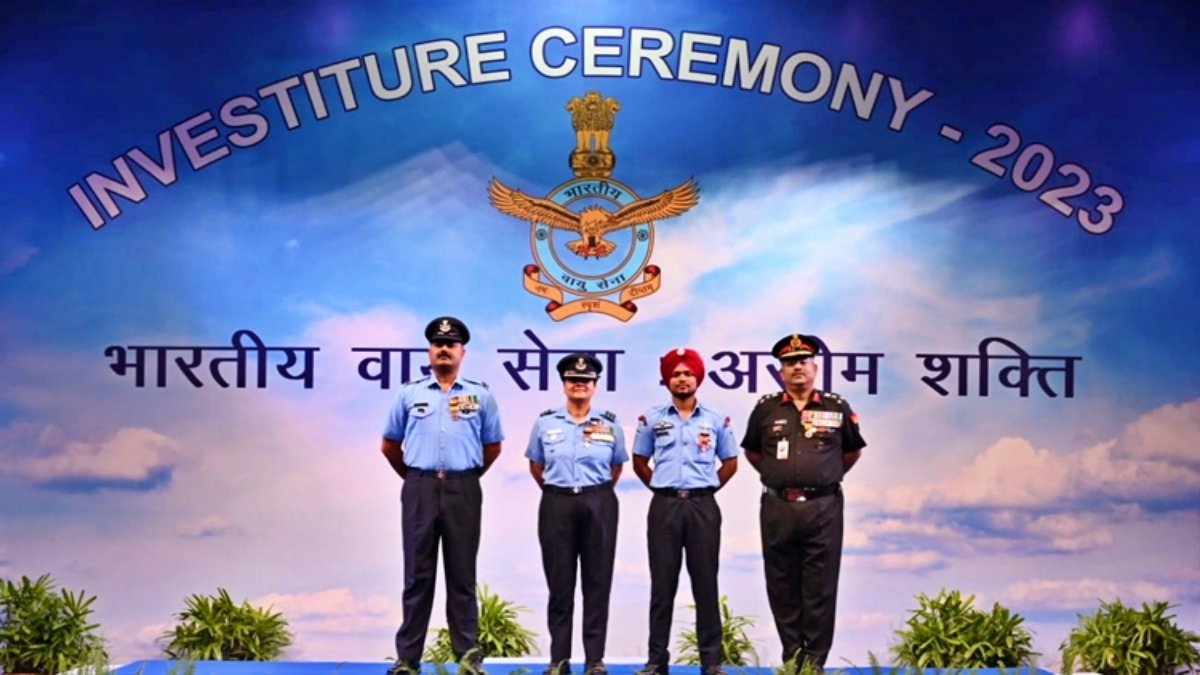 Deepika Mishra became first woman officer of the Air Force to receive the ‘Vayu Sena Medal’