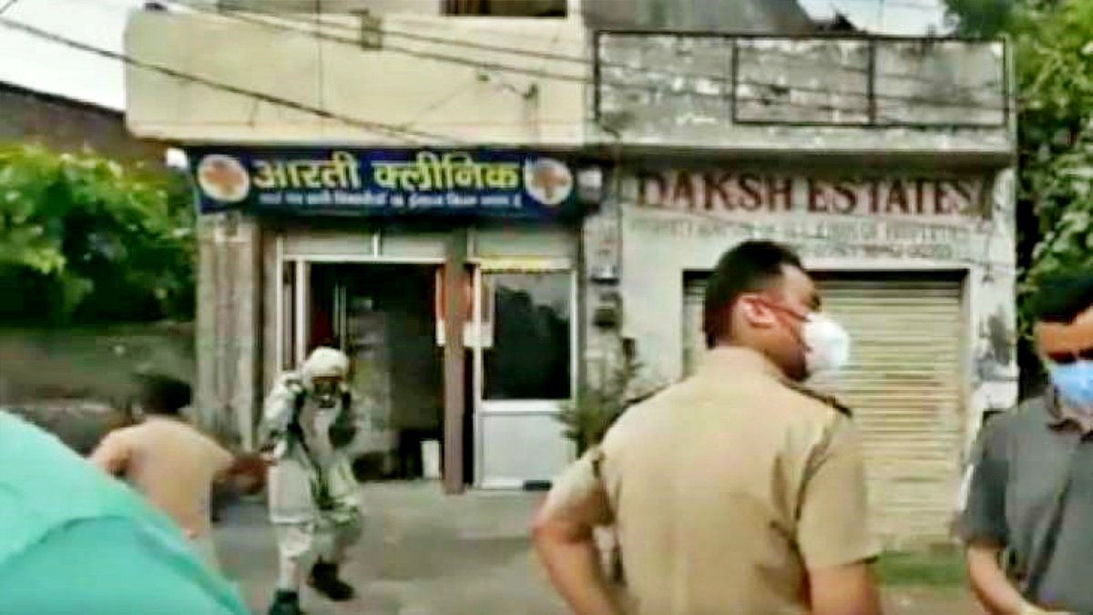 Suspicion of gas leaking from deep freezer of shop, affected people’s minds, gas sampled by NDRF
