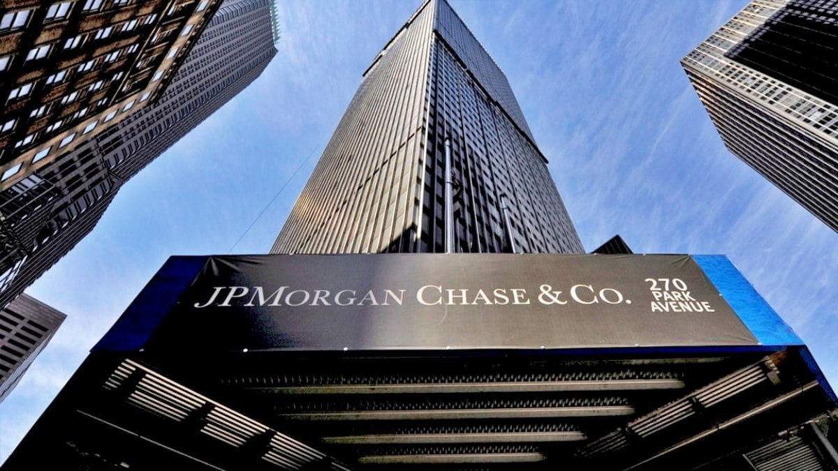 Difficult times for banks in US, but big American banks reporting increase in revenue