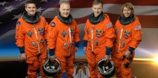 NASA selected 4 astronauts for moon mission