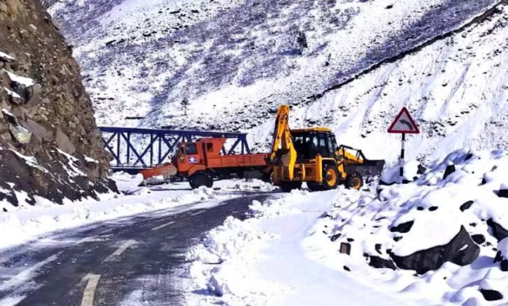 Srinagar- Kargil road remains closed