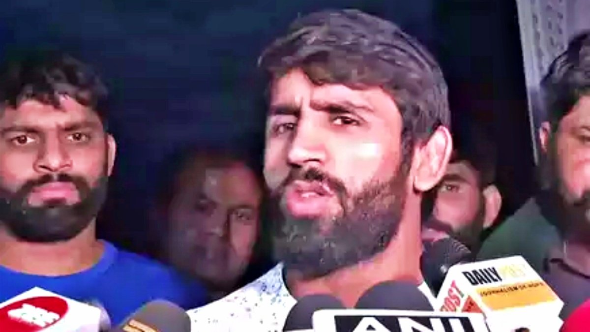 Wrestlers accused of police harassment, Bajrang Punia said – Police beat up the person who brought the goods