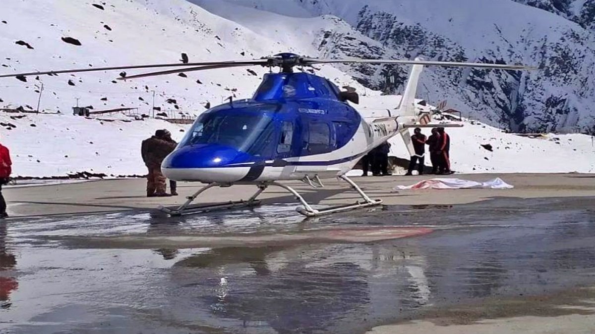 Accident in Kedarnath, government official died on the spot after being hit by helicopter fan