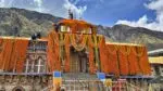 Doors of Badrinath Dham also opened, flowers were showered by helicopter portals of Badrinath Dham opened