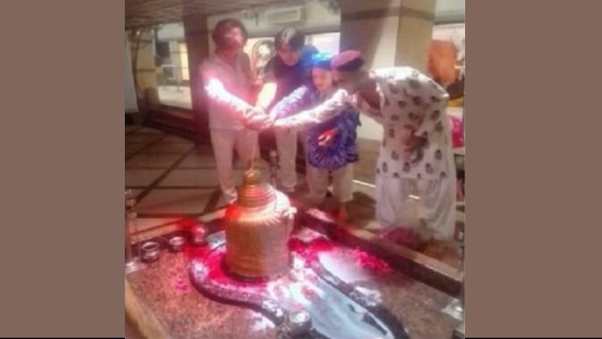 Fatima Bhutto visits Hindu temple in Karachi after marriage
