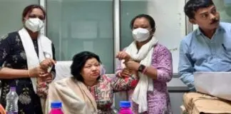Female GST officer caught taking bribe of Rs 4000, more than Rs 65 lakh recovered from home Female GST officer caught taking bribe