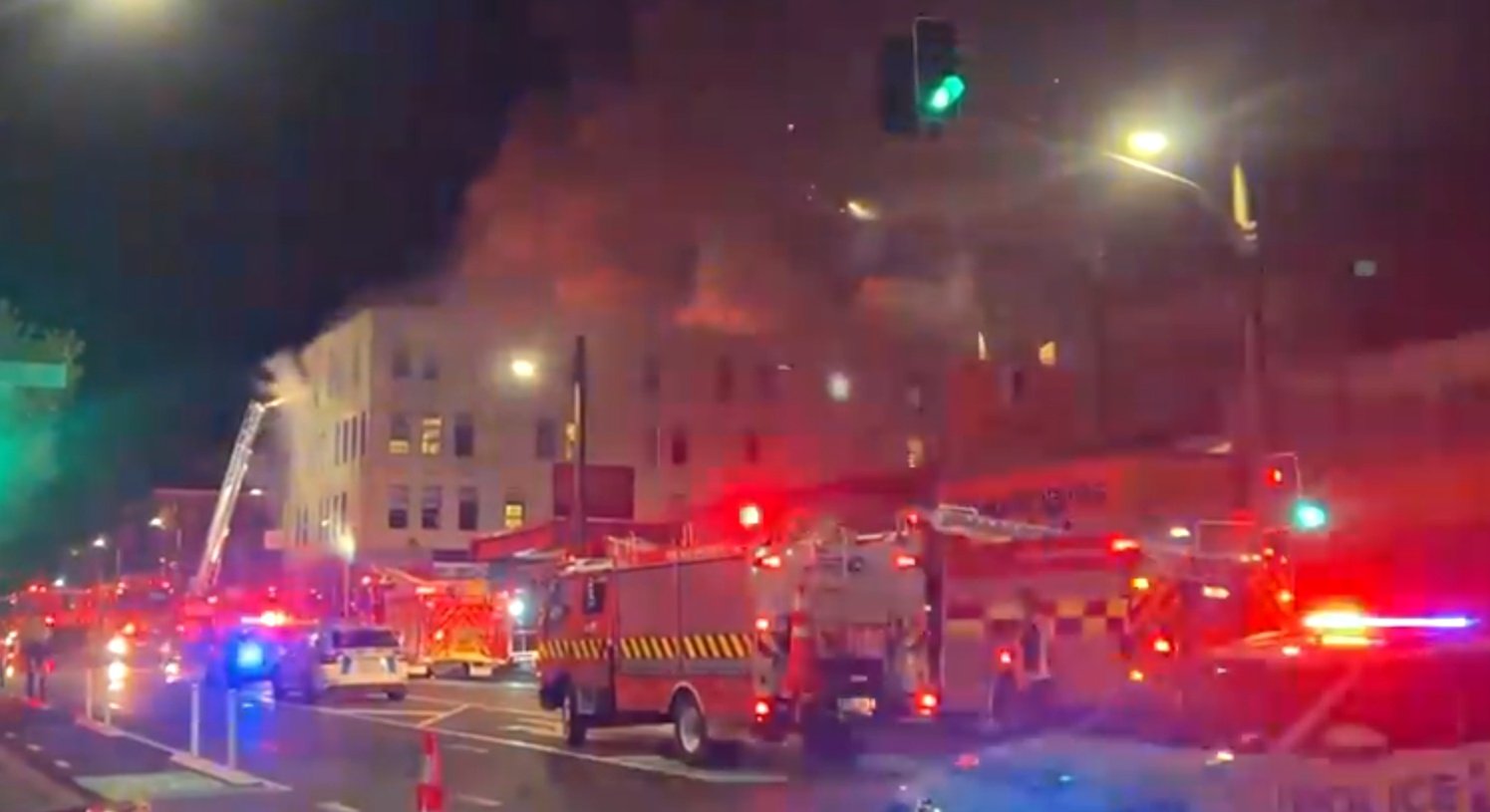 Fierce fire in four-story hostel in Wellington, New Zealand, 10 people died tragically
