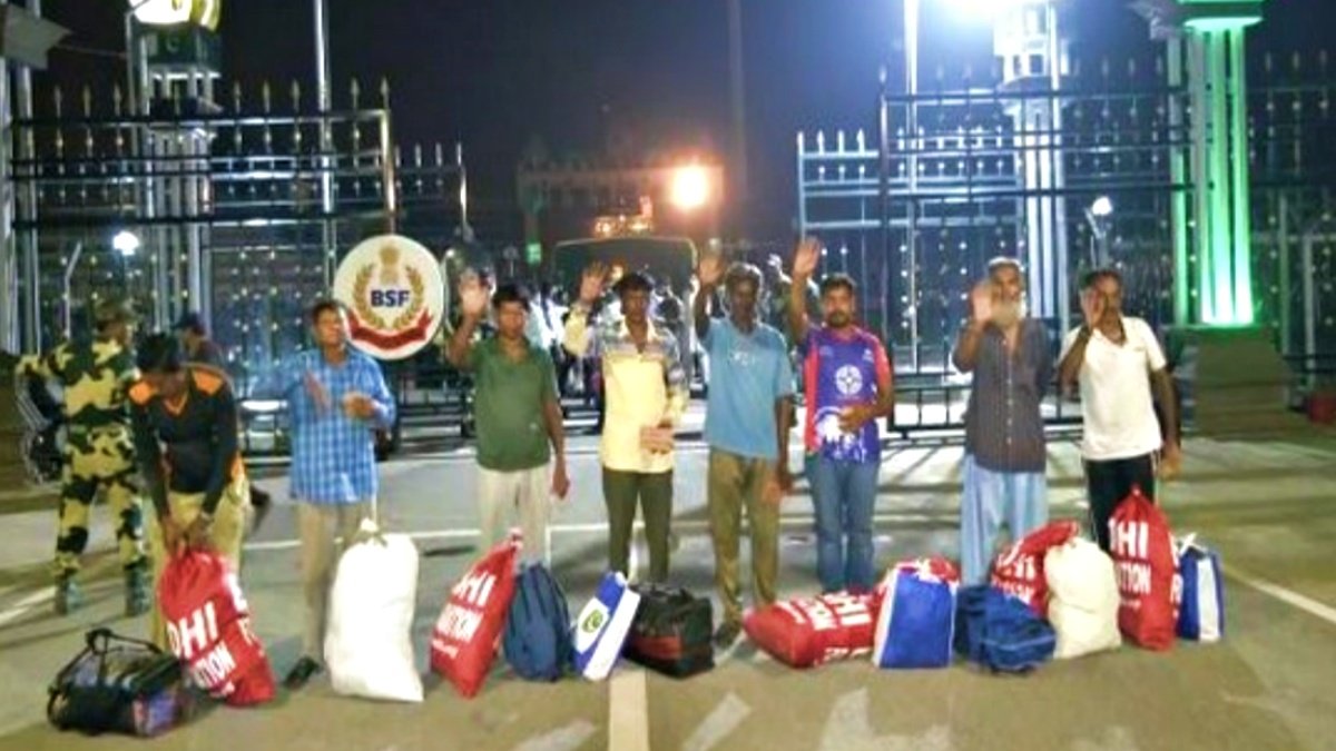 Pakistan released 198 Indian fishermen from Pakistani jail on charges of illegal fishing