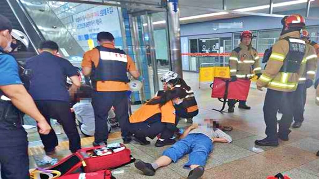14 injured in South Koreas escalator malfunction