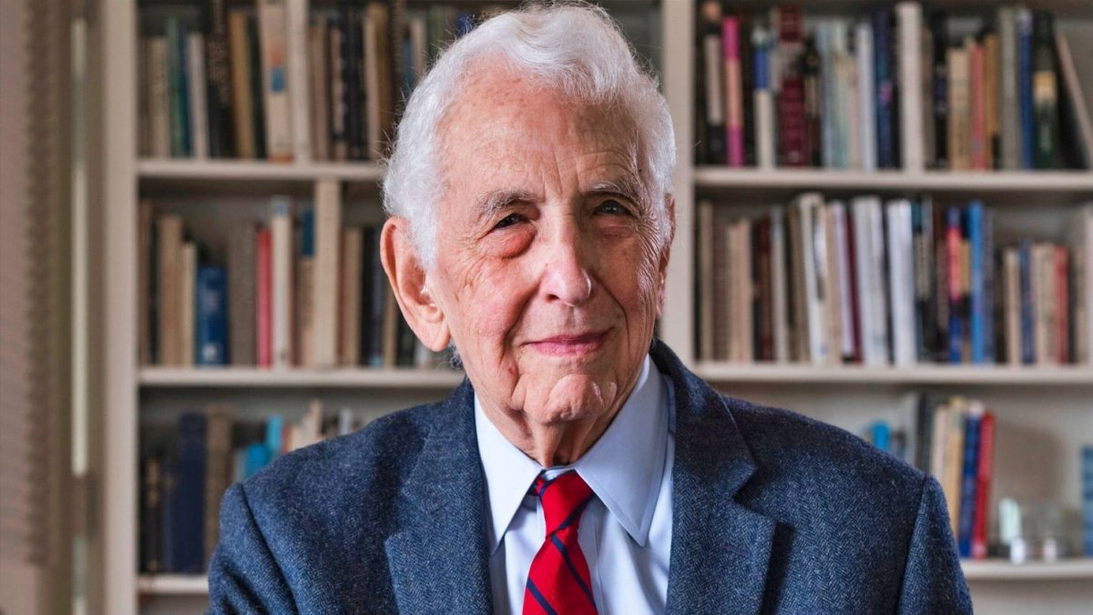 Daniel Ellsberg dies, famous for the Pentagon Papers leak case