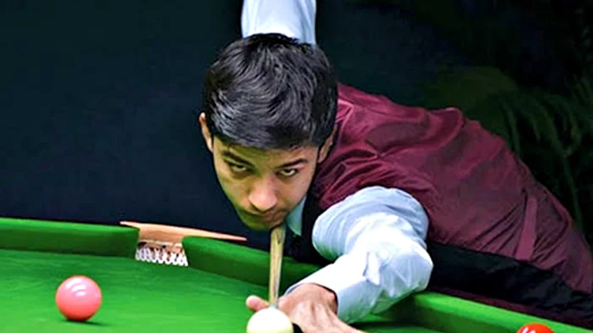 Pakistan’s top snooker player Majid Ali commits suicide with a wood-cutter