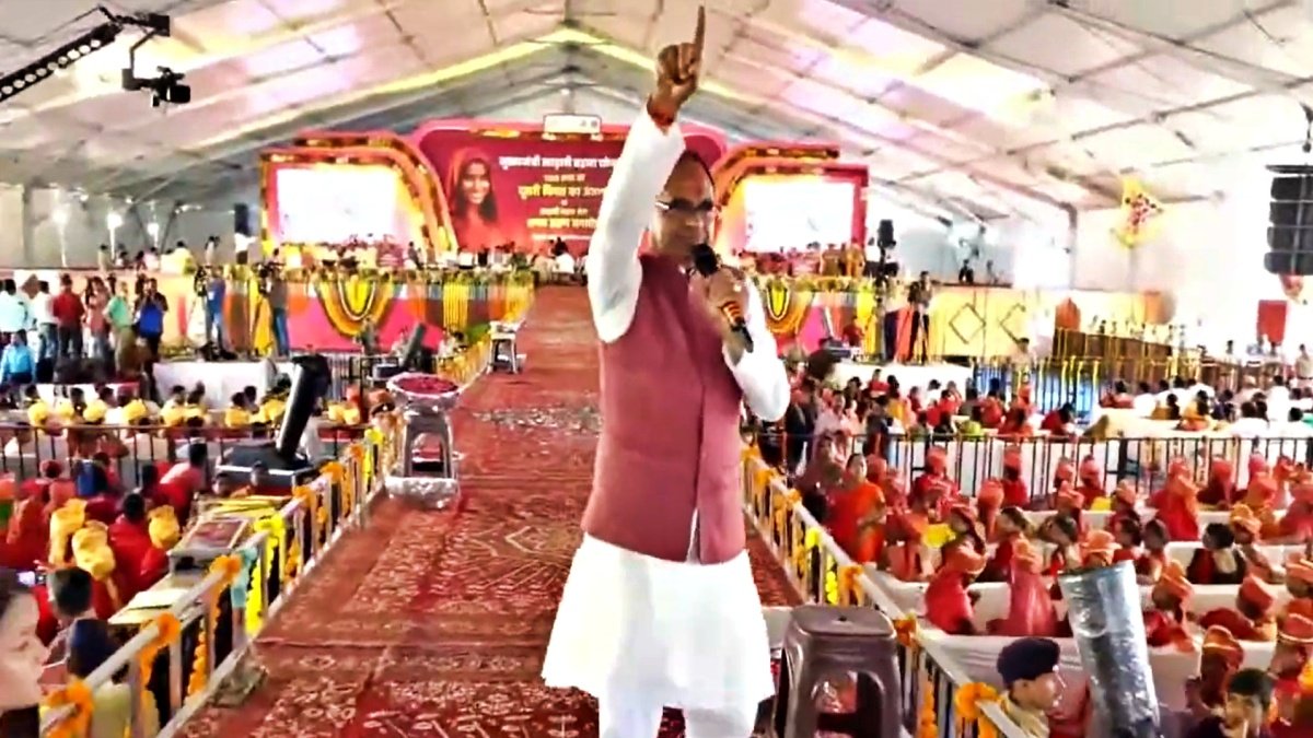 CM Shivraj Singh promises monthly income of Rs 10,000 to housewives in Madhya Pradesh
