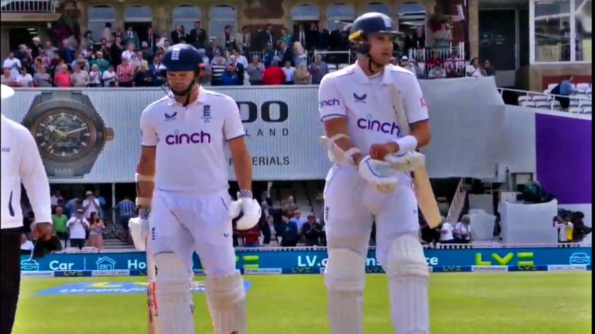 Australian team gives guard of honor to Stuart Broad in his farewell match