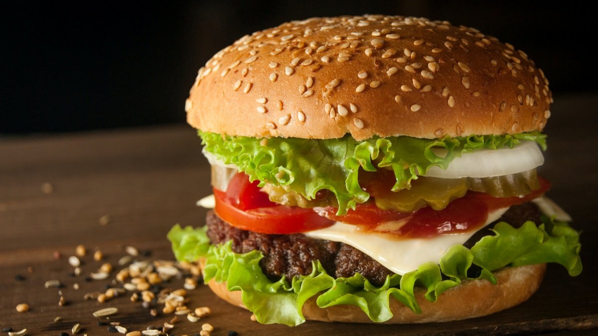 Tomato missing from McDonald’s burger, prices increased to Rs 250 per kg