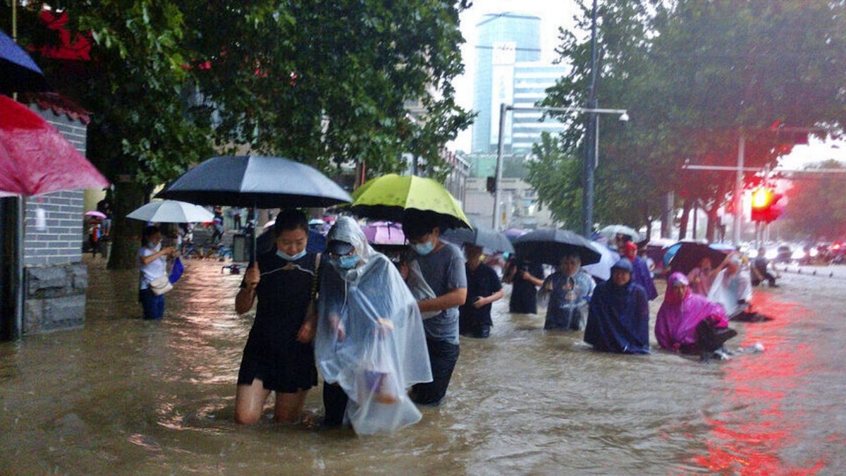 China floods: 20 dead and 27 missing in Beijing after days of rain