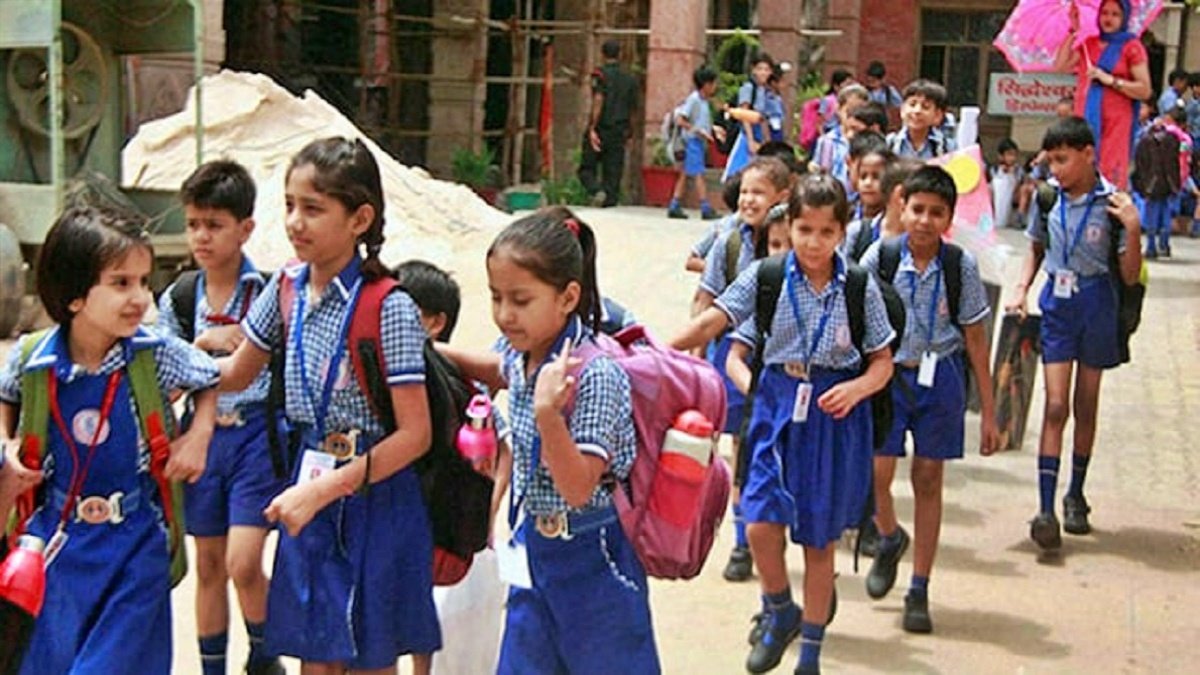 Due to programs ‘Har Ghar Tiranga’ and ‘Meri Mati Mera Desh’, secondary schools will open in UP on Sundays