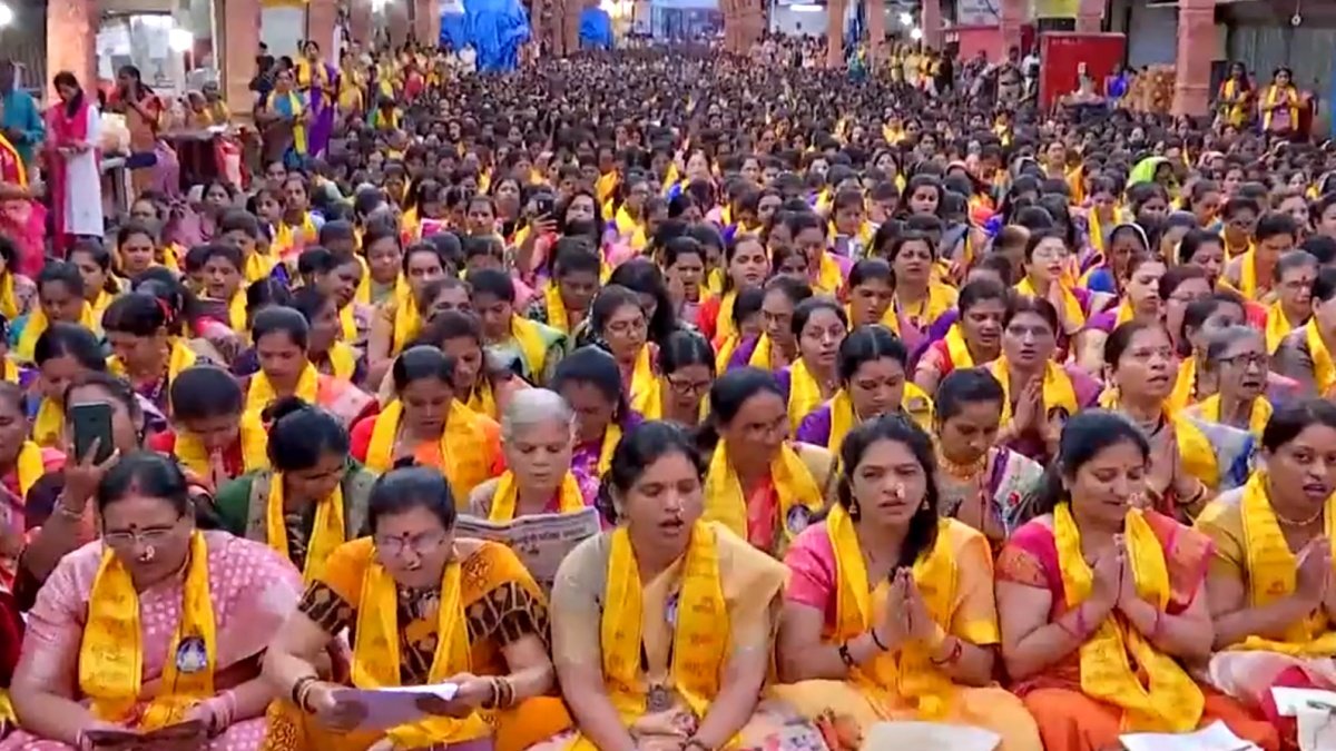 35000 women chant Ganpati Atharvashirsha | PalPal News Hub | Latest National, Technology, and Astrology News 35000 women chant Ganpati Atharvashirsha