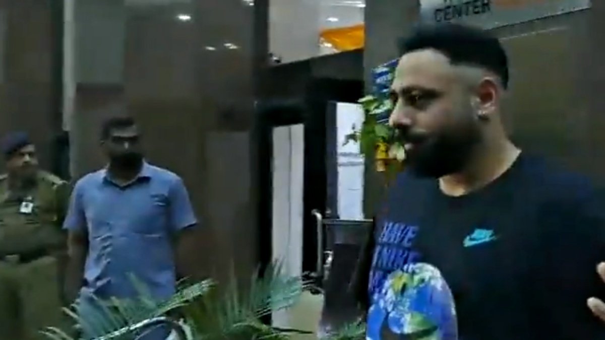 Rapper Badshah summoned by cyber cell for endorsing illegal IPL streaming app