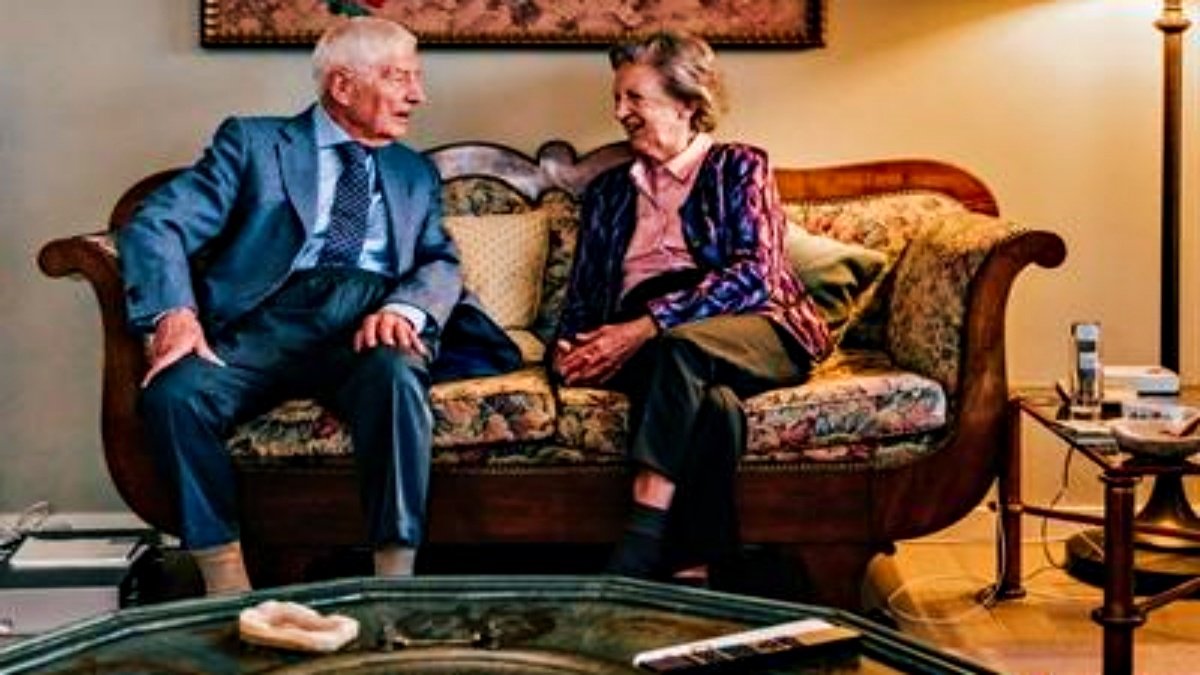 Former Dutch PM and his wife die by euthanasia after 70 years of marriage