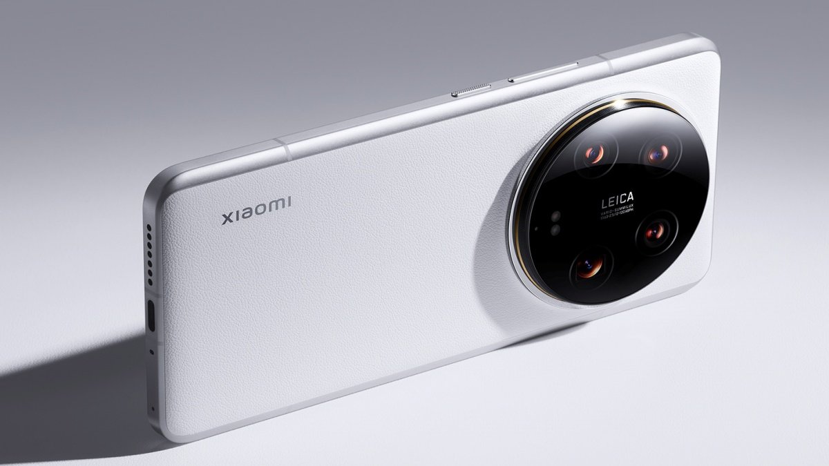 Xiaomi 14 Ultra: A Flagship Phone with a Stunning Camera and Display