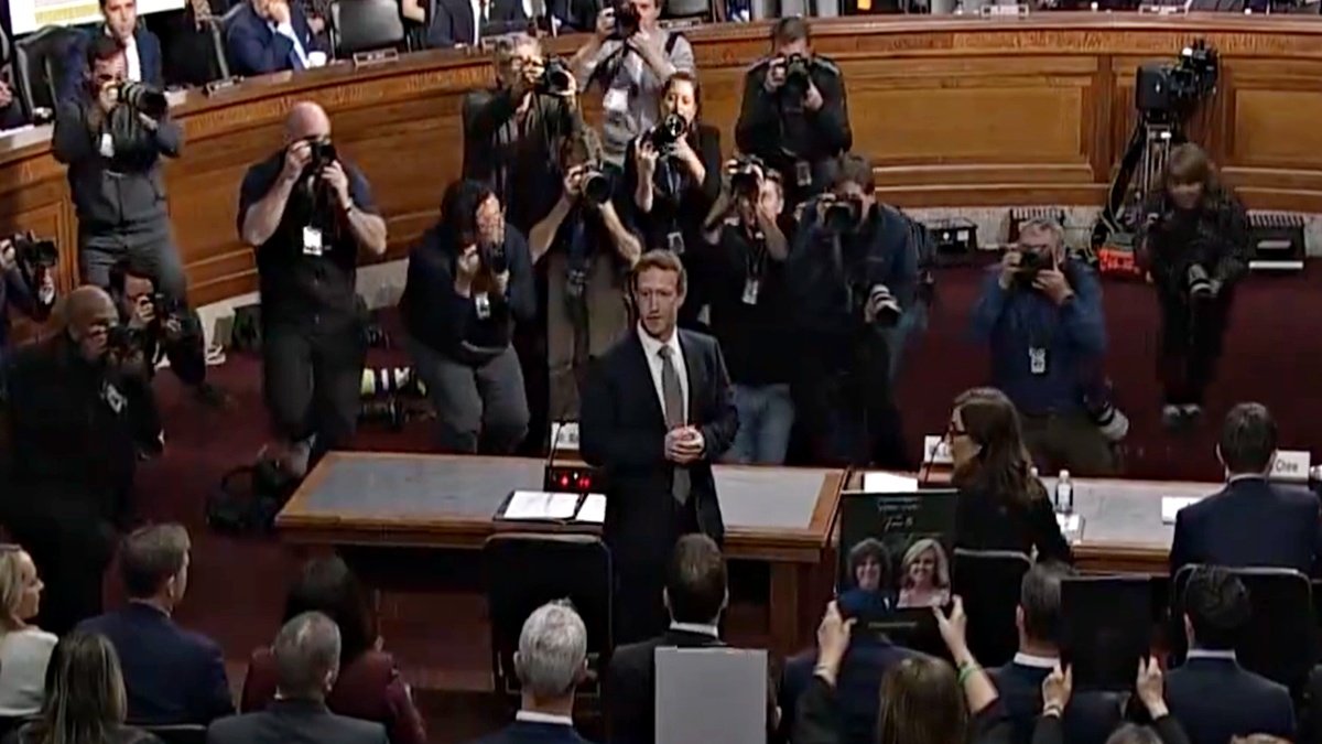 Zuckerberg apologizes to families of social media victims at Senate hearing