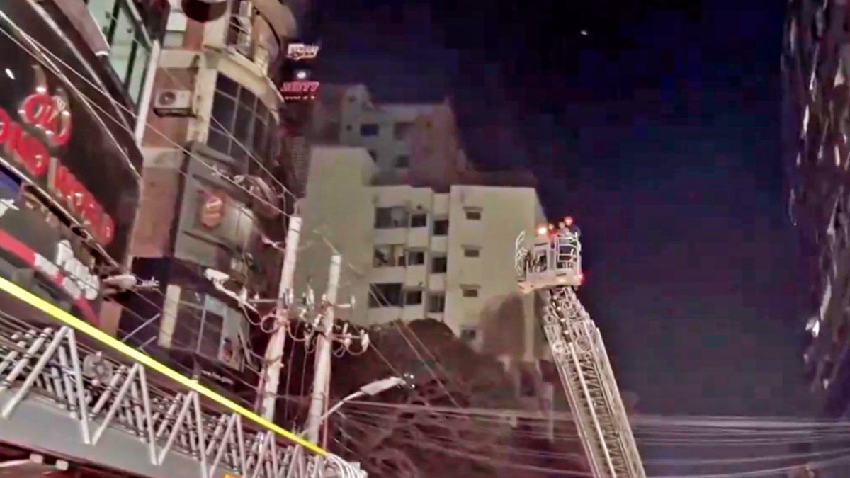 Fire in Dhaka’s upscale area kills 44, injures 22