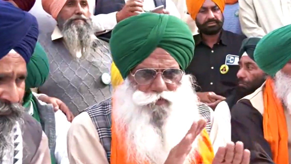 Farmers vow to continue protesting until they reach Delhi, announce rail roko and Kisan Mahapanchayat
