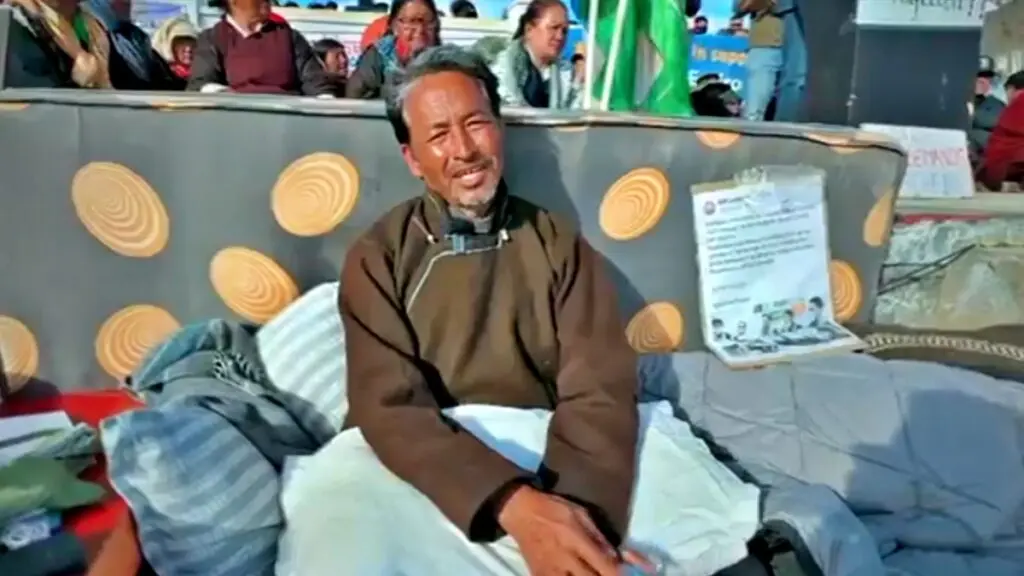 Sonam Wangchuk Concludes 21-Day Hunger Strike | PalPal News Hub | Latest National, Technology, and Astrology News Sonam Wangchuk Concludes 21-Day Hunger Strike