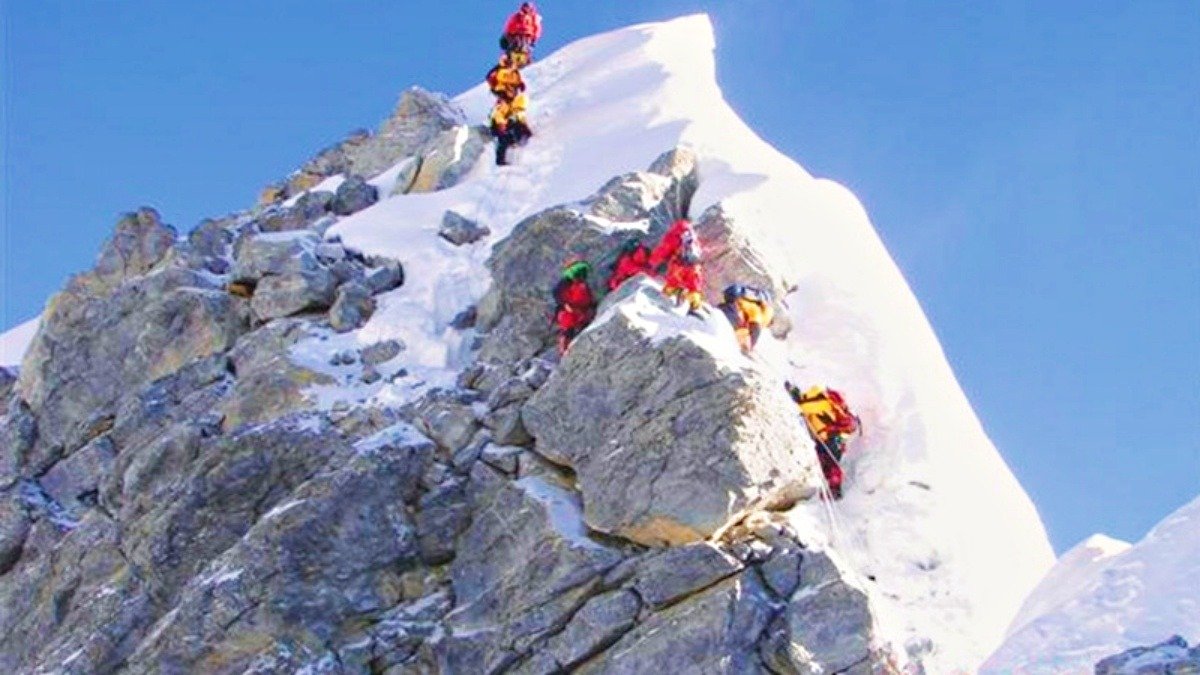 Everest’s Deadly Challenge: Indian Climber Dies, Season Toll Reaches Eight