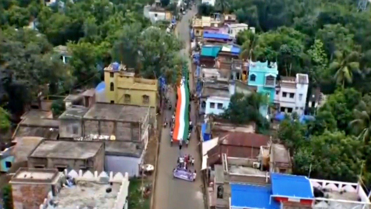 Proud Nation Waves 250-Foot Flag: Viral Video Celebrates India’s Glory