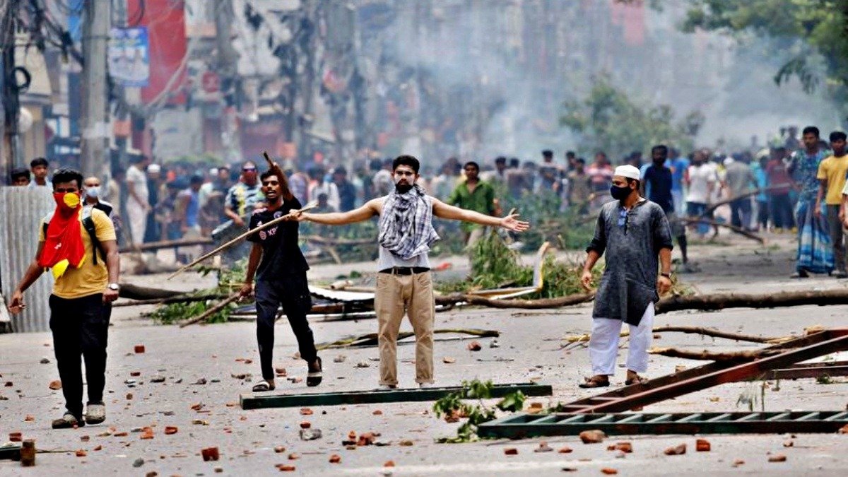 Dhaka Under Curfew: 72 Dead in Widespread Unrest Demanding PM Hasina’s Resignation