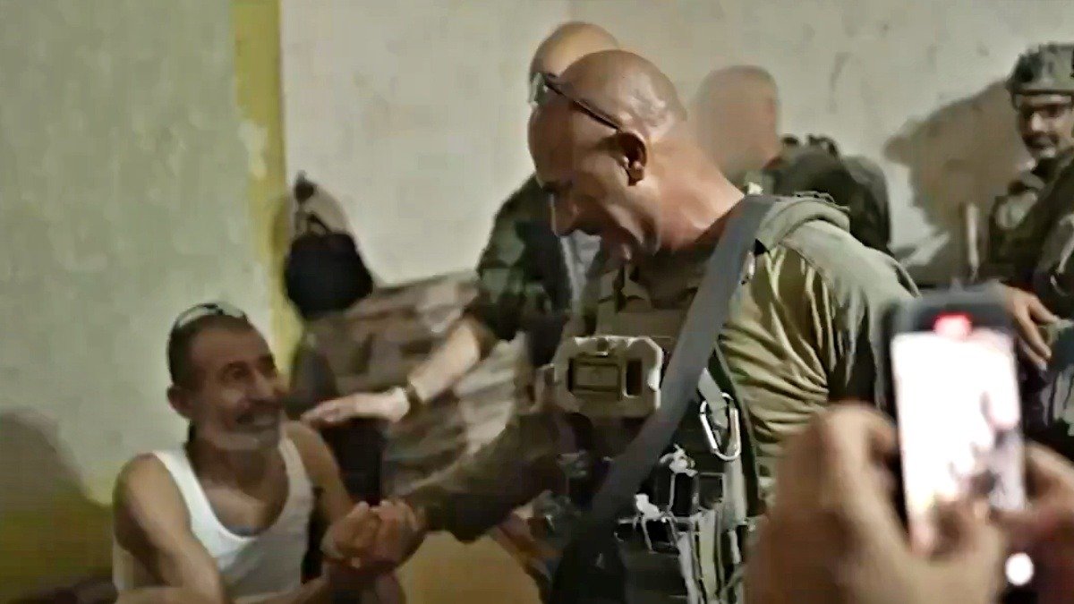 Dramatic Rescue: Israeli Hostage Freed After 326 Days in Gaza Tunnel, Watch Video
