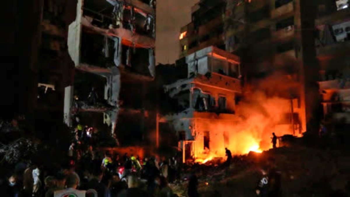 Hezbollah Official Escapes Israeli Assassination Attempt as Airstrikes Devastate Central Beirut
